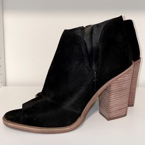 NEW Black Suede Vince Camuto ‘Katleen’ Peep Toe